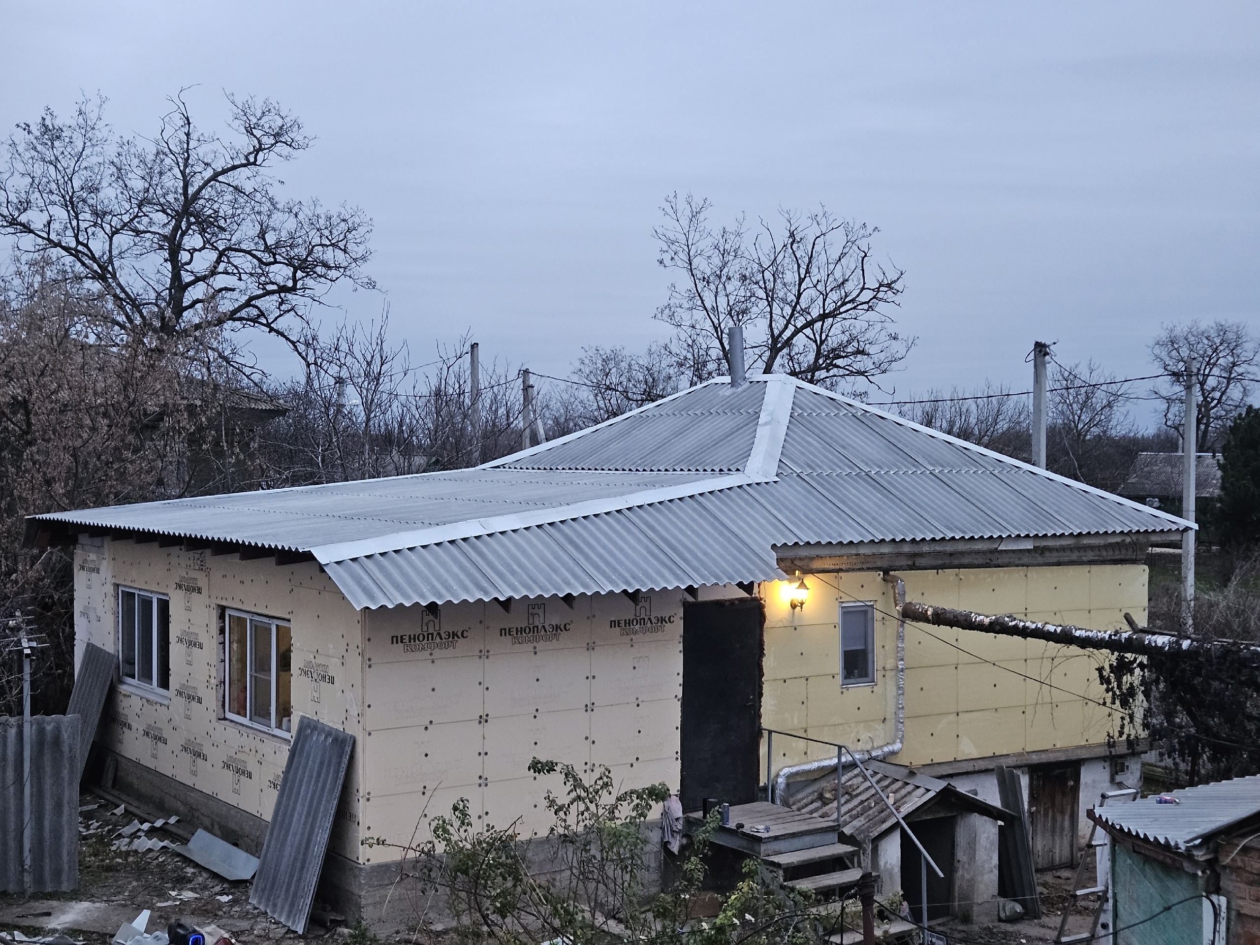 Монтаж крыши дома в Луганске